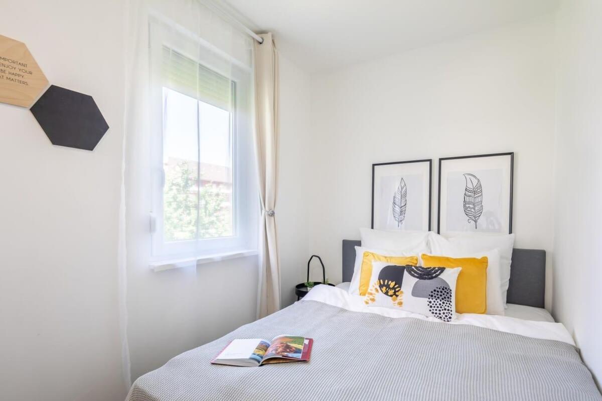 ブダペストSunny Balcony - Cute And Cozyアパートメント エクステリア 写真