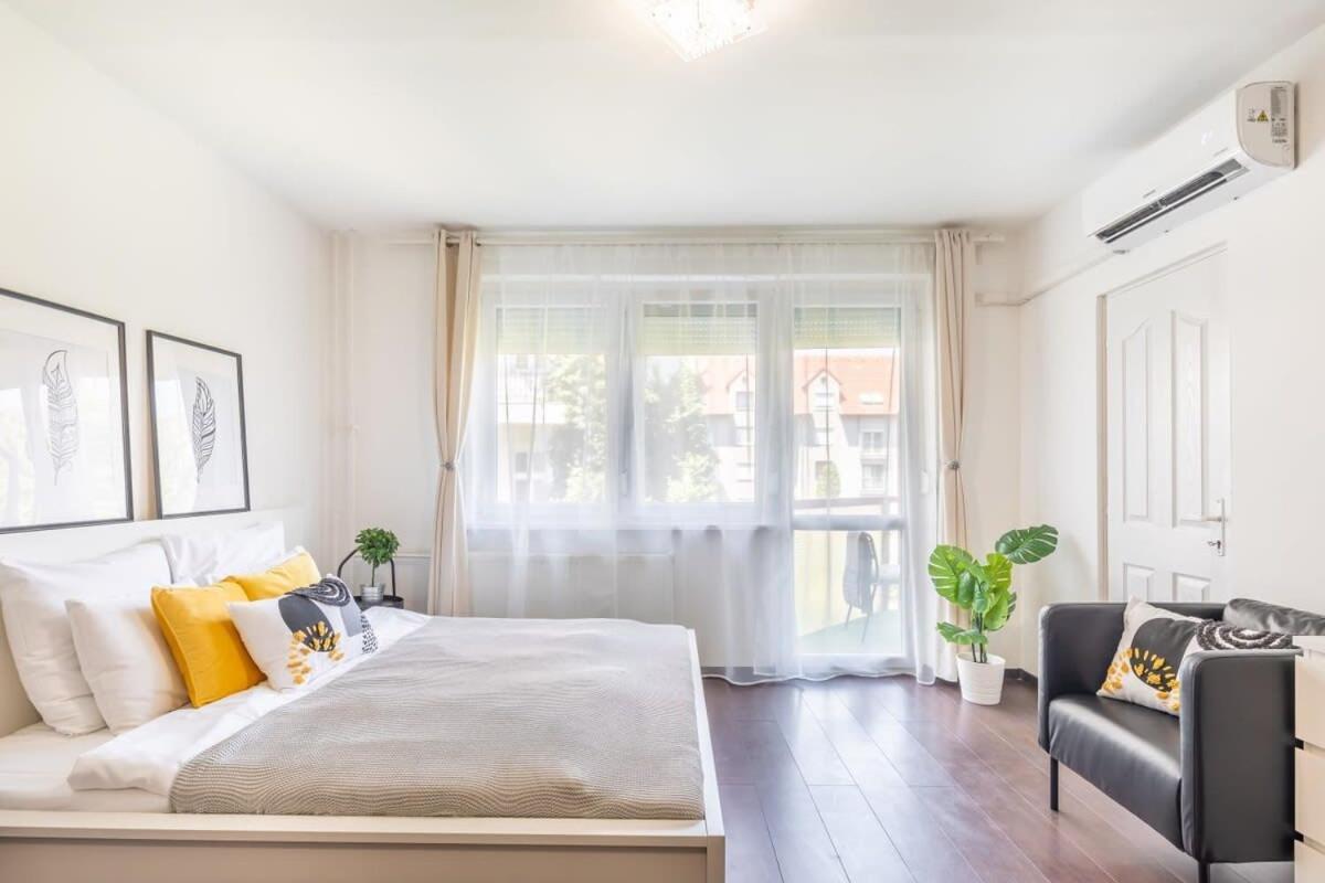 ブダペストSunny Balcony - Cute And Cozyアパートメント エクステリア 写真