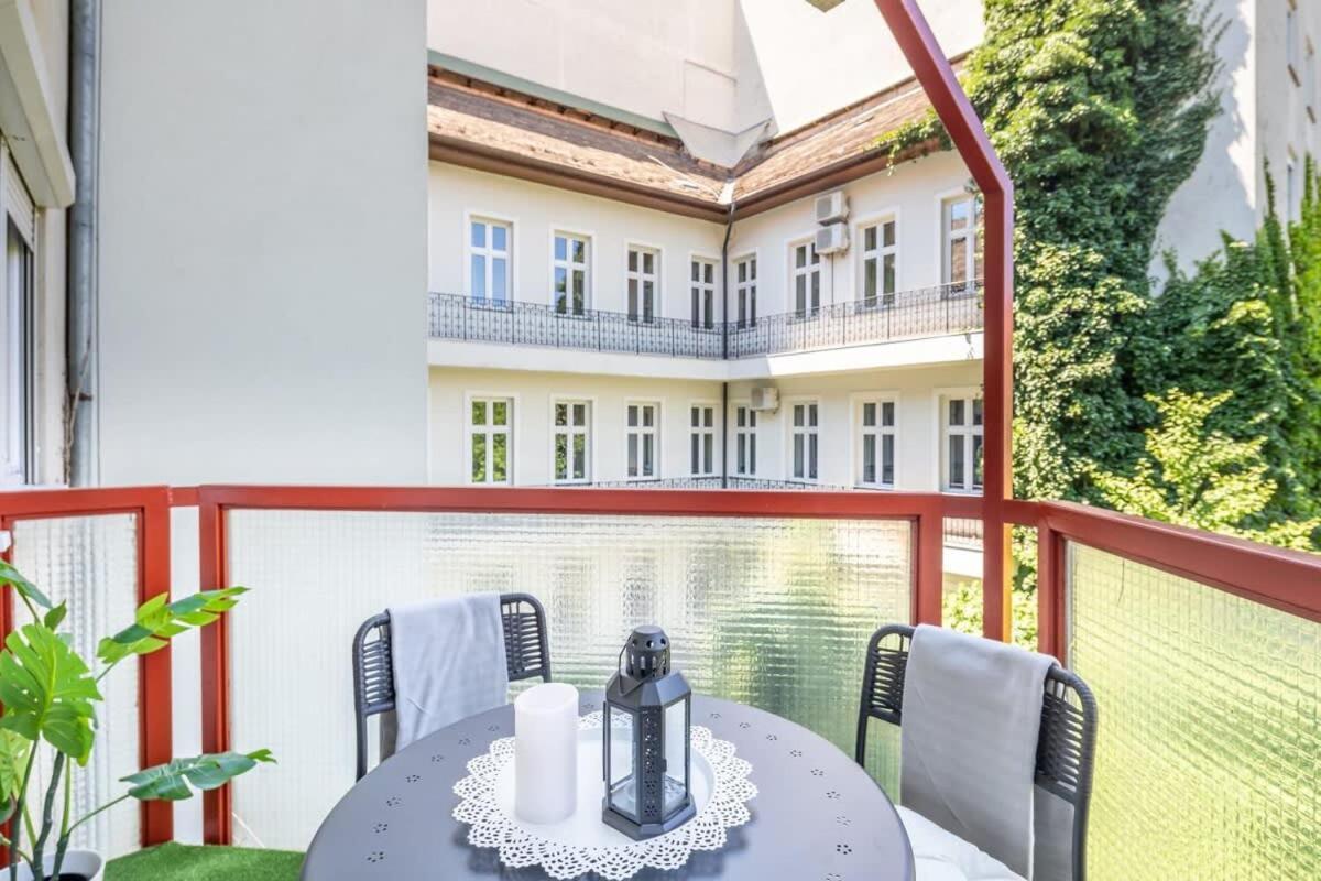 ブダペストSunny Balcony - Cute And Cozyアパートメント エクステリア 写真
